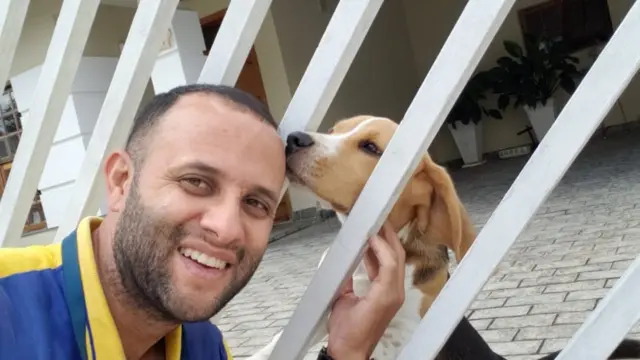 Angelo e um cachorro que moratodos jogos de cartasuma das casastodos jogos de cartassua rota