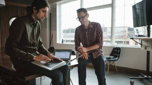 مؤسسا "مشروع الكتاب المقدس" تيم ماكي وجون كولينز