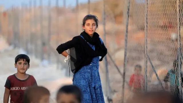 İdlib'den kaçanlar Atimah köyündeki kampa sığınıyor.