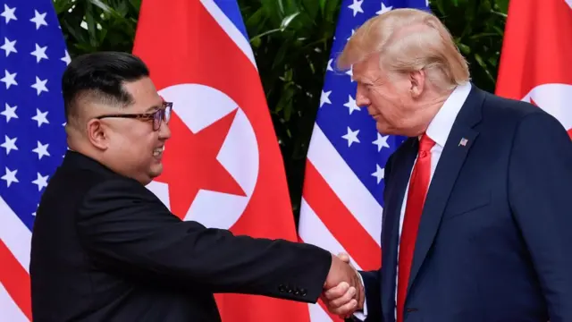 Kim Jong-un e Donald Trump durante a cúpulaapp de cassino para ganhar dinheiroCingapuraapp de cassino para ganhar dinheirojunho