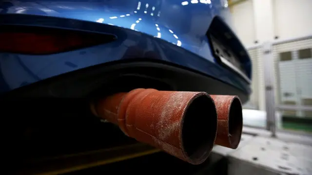 Выхлопные трубы автомобиля "Фольксваген"