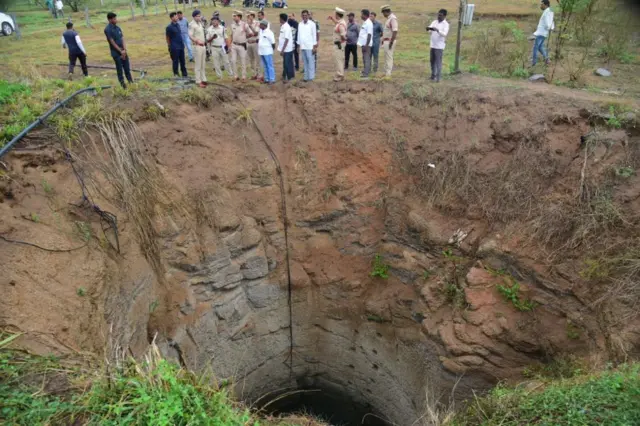 ఆన్‌లైన్ గ్యాంబ్లిగ్, అప్పులు, కూలీ, మహిళ, కరీంనగర్
