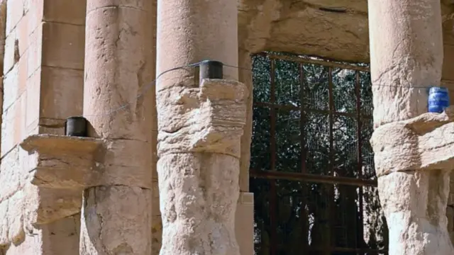 Монументы с заложенным динамитом