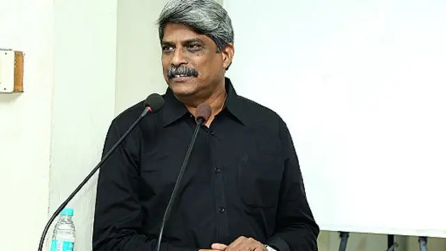 பேராசிரியர் ஸ்ரீநிவாசன்