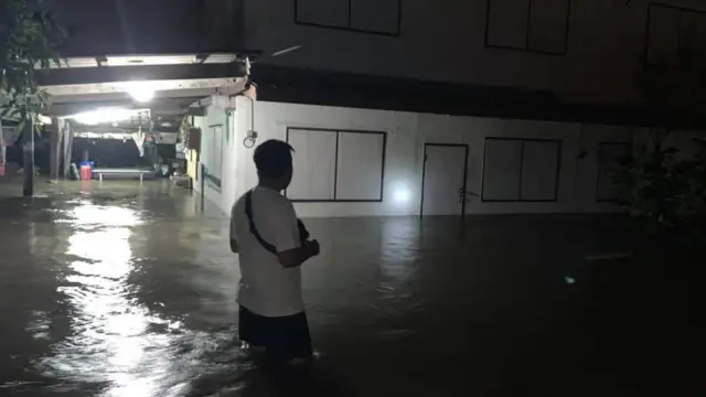 น้ำท่วมคลองด่าน