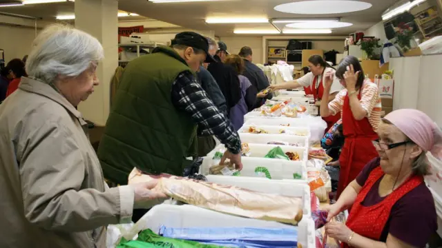 Очередь за бесплатной едой