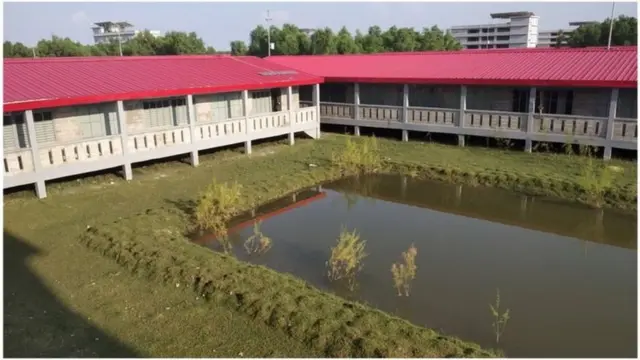 প্রতিটি ক্লাস্টারে একটি করে পুকুর রয়েছে