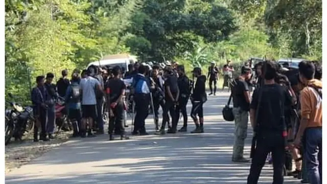 ပုလဲ ဂန့်ဂေါ်လမ်းပေါ်က PDF များ