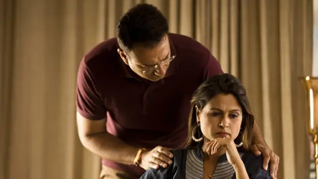 मानसिक आरोग्यः घरातील व्यक्तीला 'मानसिक आजार' झाला आहे हे कसं ओळखाल? त्याला कसा आधार द्याल?