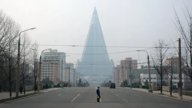 Hotel Ryugyong, 2012