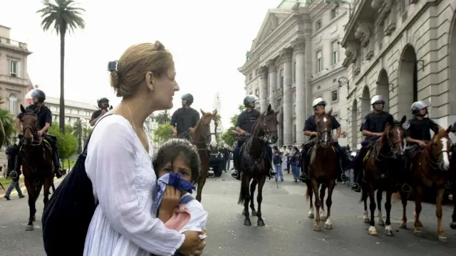 Arjantin'de 2001 yılında devlet başkanının istifasına giden eylemlerde en az 22 kişi hayatını kaybetmişti