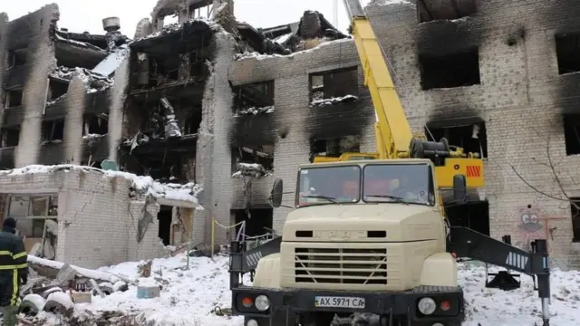 зруйнований будинок