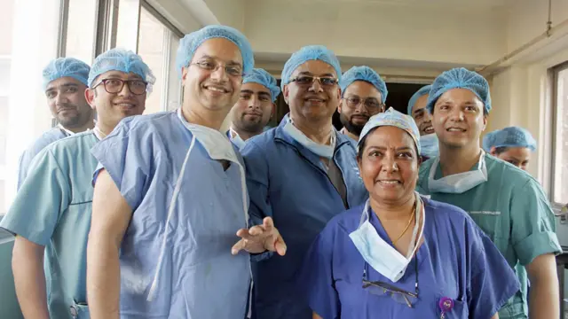 ओलीको शल्यक्रिया गर्ने टोली