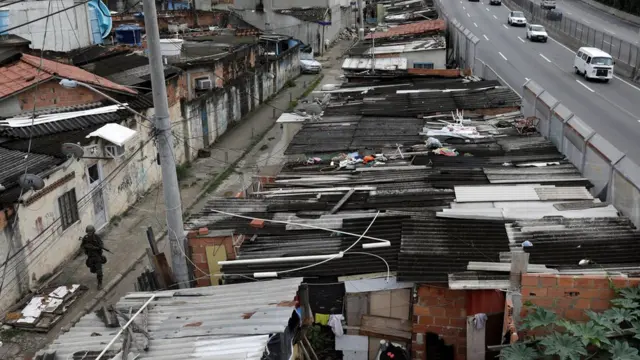 Militar caminhaviapix betfavela ao ladoviapix betavenida