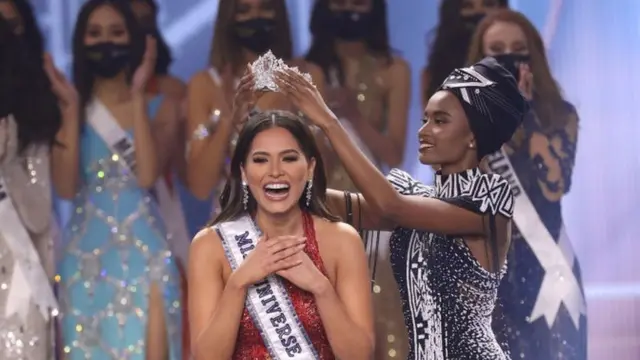 مس یونیورس زوزینی تنزی