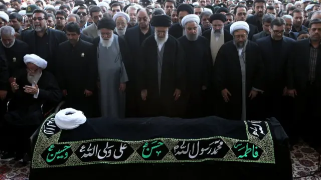 مراسم خاکسپاری عباس واعظ طبسی