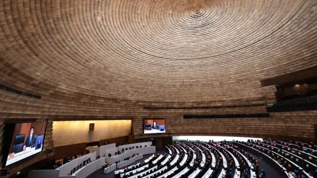 เพื่อไทยเปิดขบวนการ "ทำสัญญาลวง" โกงถุงมือยาง