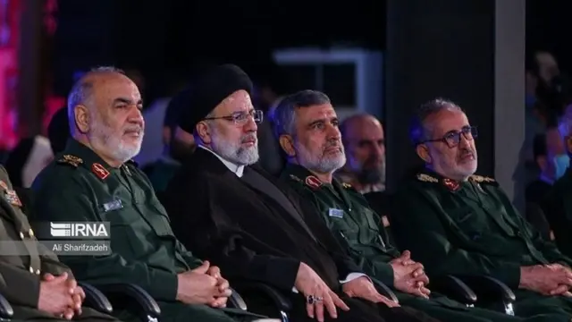 الرئيس الإيراني إبراهيم رئيسي يحضر حفل كشف النقاب عن الصاروخ