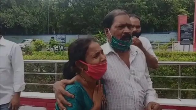 బాధిత కుటుంబాల రోదనలు