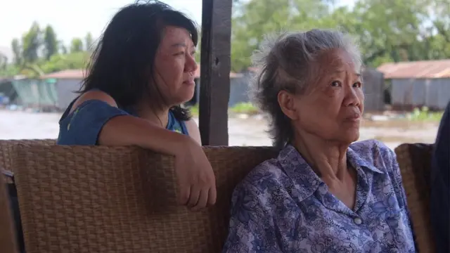 Đoan Trang trong một chuyến du hành cùng mẹ