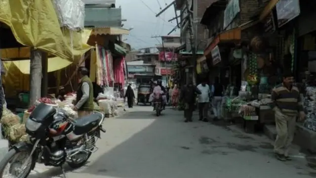 માર્કેટની તસવીર