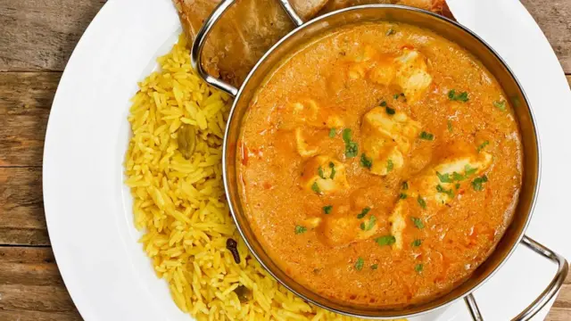 According to chef Ranveer Brar, ghee pairs well with dishes that have pronounced lactic notes like korma (Credit: StockSolutions/Getty Images)