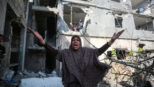 ઇઝરાયલ-પેલેસ્ટાઇન સમર્થકોના ઘર્ષણમાં અનેકનાં ઘરો બરબાદ થયાં