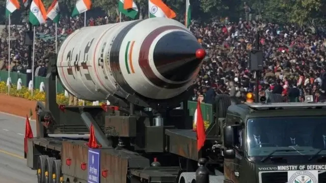 हथियारों की होड़