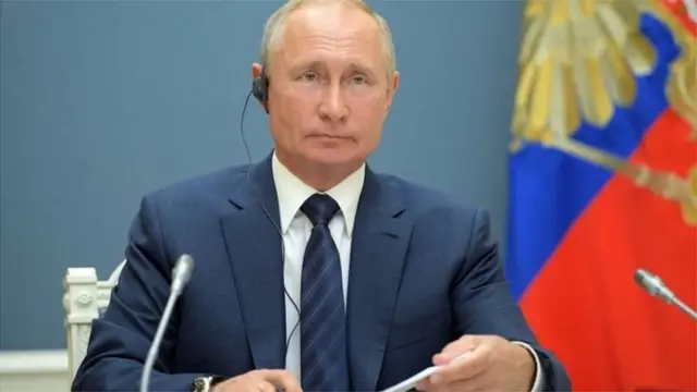 புதினின் மூத்த மகள் யார்?