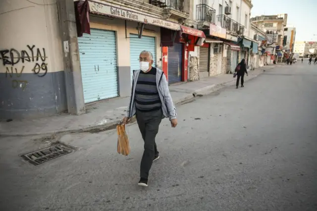 أجواء عيد الفطر في تونس في ظل الإغلاق العام. 13 مايو/أيار 2021