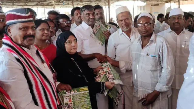 நிலோஃபர் கஃபீல்