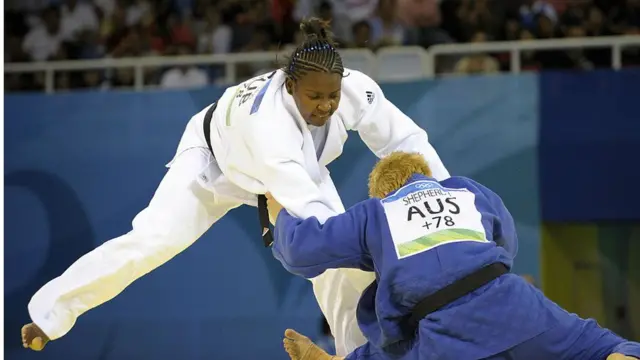 Idalys Ortiz en combate contra Janelle Shepherd de Australia en Pekín 2008