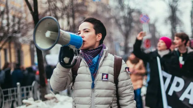 2008 నుంచి ఒలెనా ఎల్జీబీటీ కార్యకర్తగా ఉన్నారు