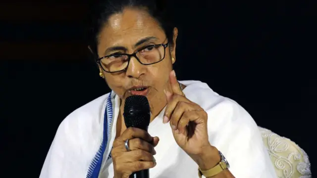 মমতা ব্যানার্জির তৃণমূল কংগ্রেসের মতো আঞ্চলিক দলগুলোর ভূমিকাও খুব গুরুত্বপূর্ণ