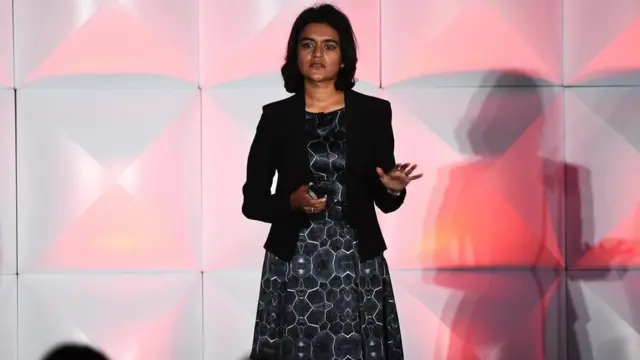 الدكتورة تارا سوارت