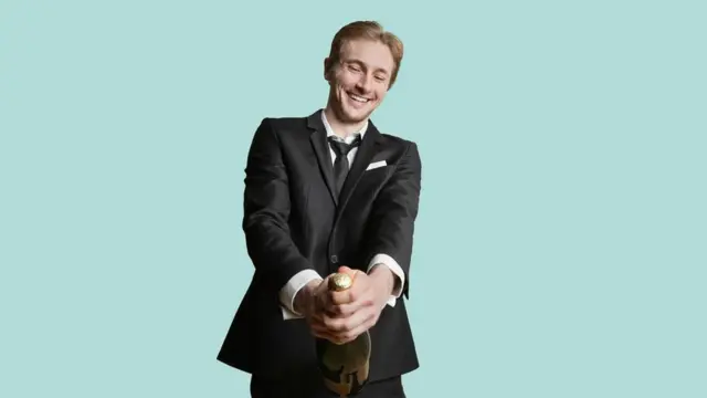 كم كوبا من الماء يجب أن نشربه يوميا؟