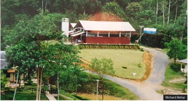 खाणीचं ते दुर्गम स्थळ इंडोनेशियातील बोर्नियो बेटावरील पूर्व कालिमांतन प्रांतातील बुसांगमध्ये होतं