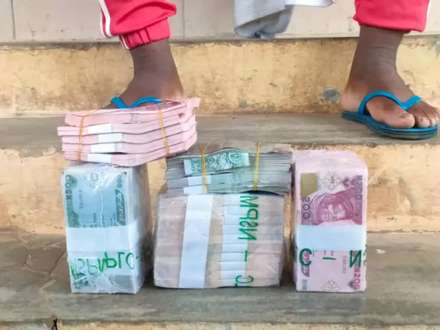 Aworan owo ti wọn ba lọwọ rẹ