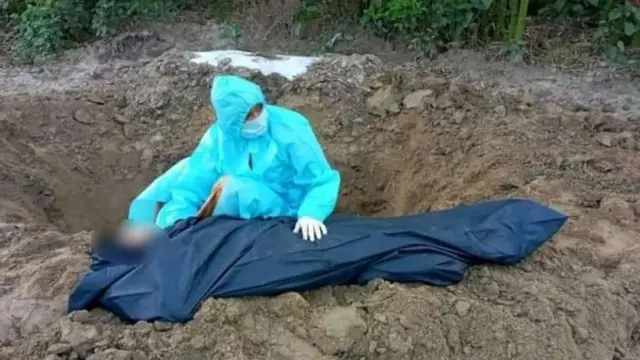 સોનીએ પોતે પીપીઈ કિટ પહેરીને જાતે જ માતાને દફનાવ્યાં