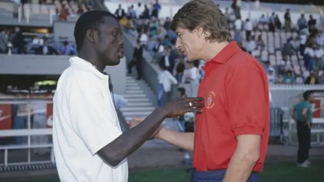 Wenger alikuwa kocha wa kwanza wa Rais George Weah kwenye klabu ya Ulaya baada ya Wenger kumleta Monaco 1988.