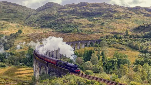 Экспресс "Якобит" на виадуке Гленфиннан