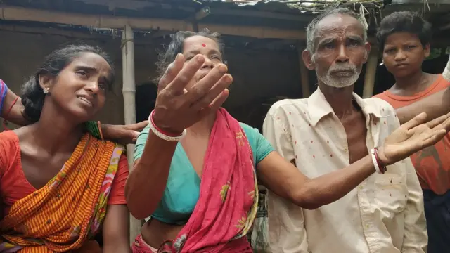 अपनी पत्नी और बेटी के साथ चैतू शर्मा