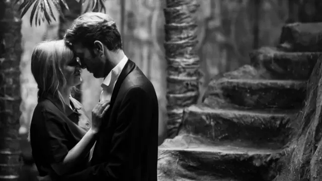 Берлин 1952 года предоставил влюбленным возможность бежать на Запад. Воспользовался ею только Виктор