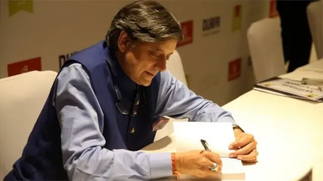 शशि थरूर