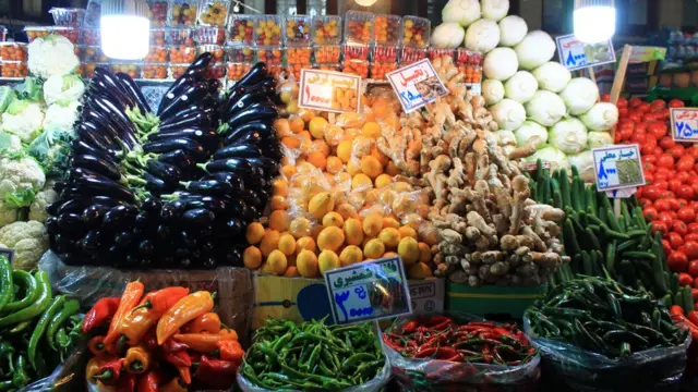 آیا خوردن غذاهایی که نیاز به جویدن بیشتر دارد به کاهش وزن کمک می‌کند؟