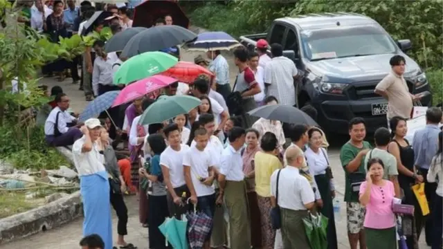 ရန်ကုန်မြို့တော်ဝန်ကလည်း အခုလိုရောင်းချပေးတဲ့ မြေနေရာတွေက ခိုင်မာမှုရှိတယ်လို့ အာမခံထား ပါတယ်။