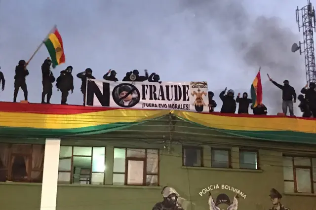 Policías amotinados en Cochabamba