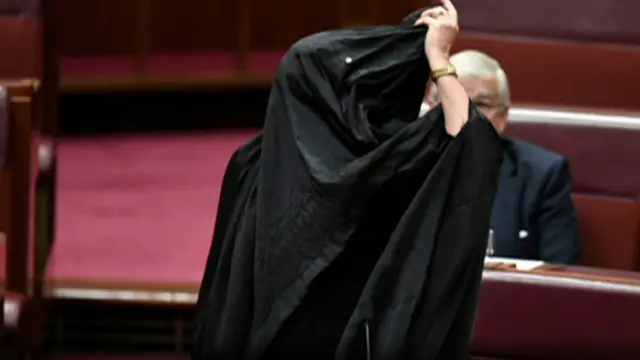 पॉलिन हैनसन