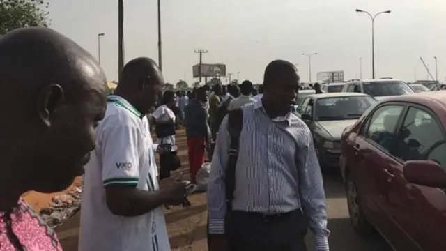 Pipo dey waka for traffic