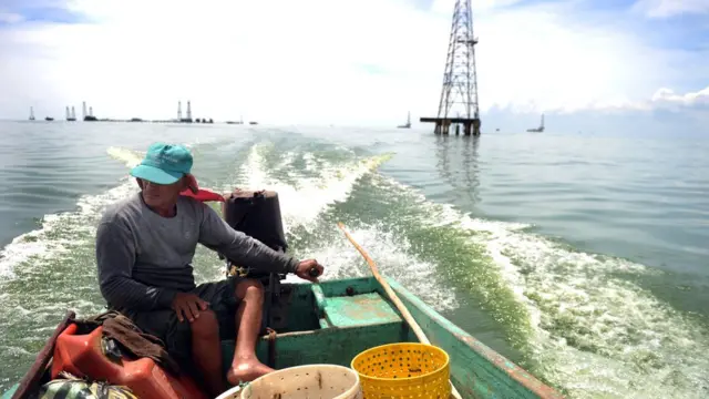 Bote en el lago Maracaibo